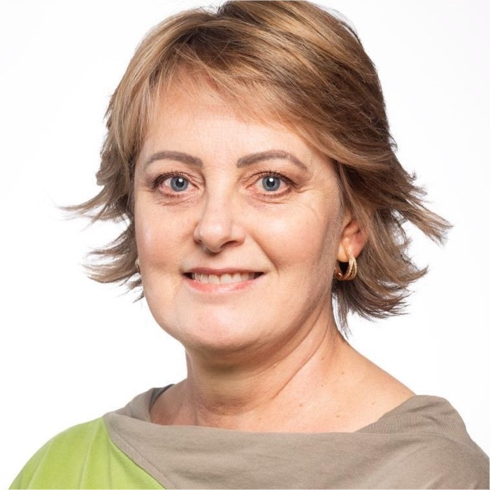 Lynette de BEER